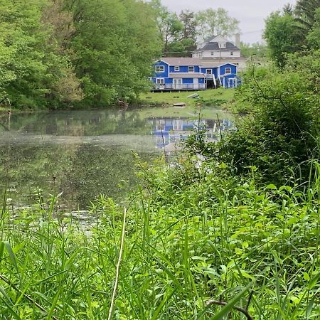 Gorgeous Poconos Springtime By The Lake! Henryville Екстер'єр фото