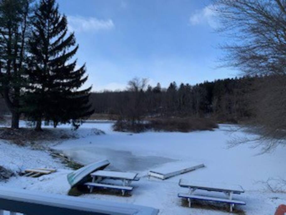 Gorgeous Poconos Springtime By The Lake! Henryville Екстер'єр фото
